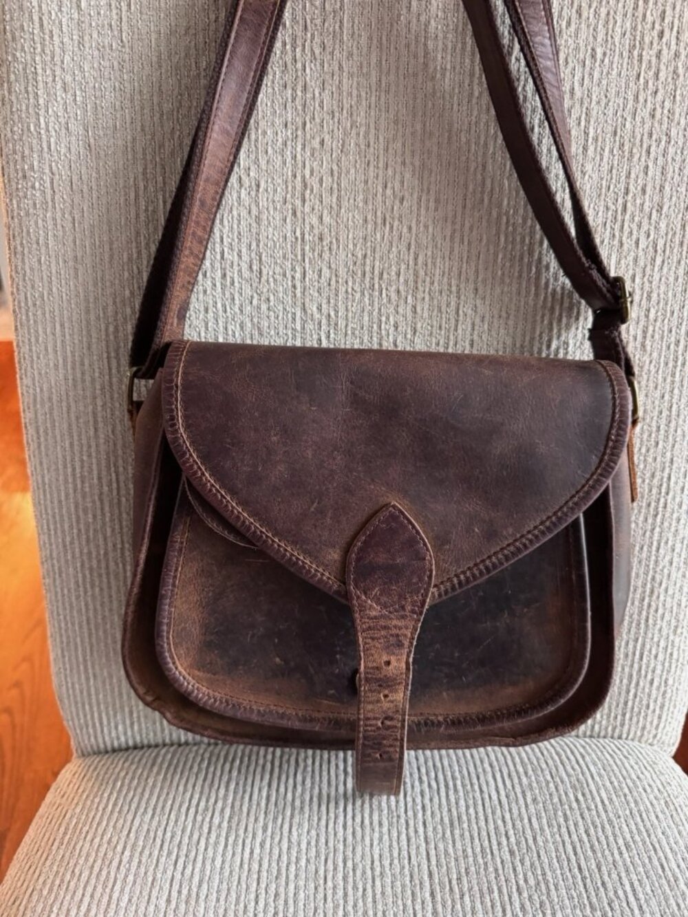 VTG Komal Leather Satchel Shoulder Side Handbag Bag Saddle Leather Brown